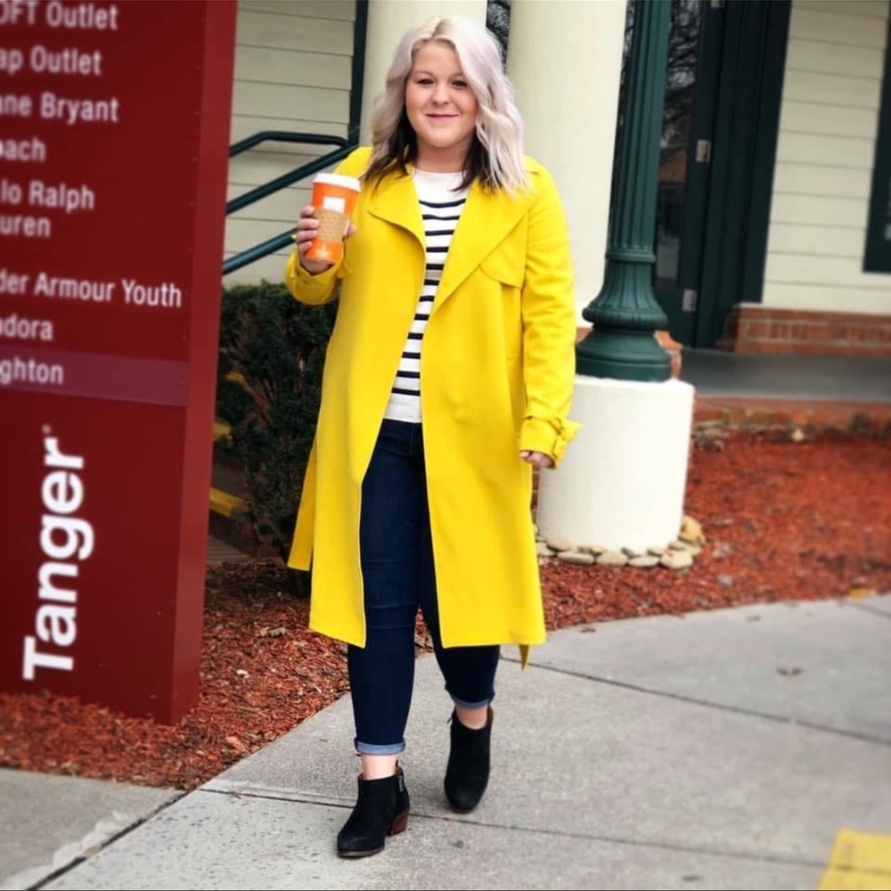 GORGEOUS YELLOW TRENCH COAT